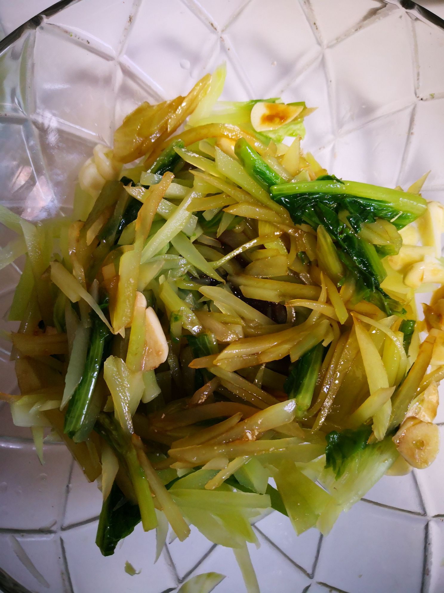 涼拌青筍絲的做法-家常味拌菜譜