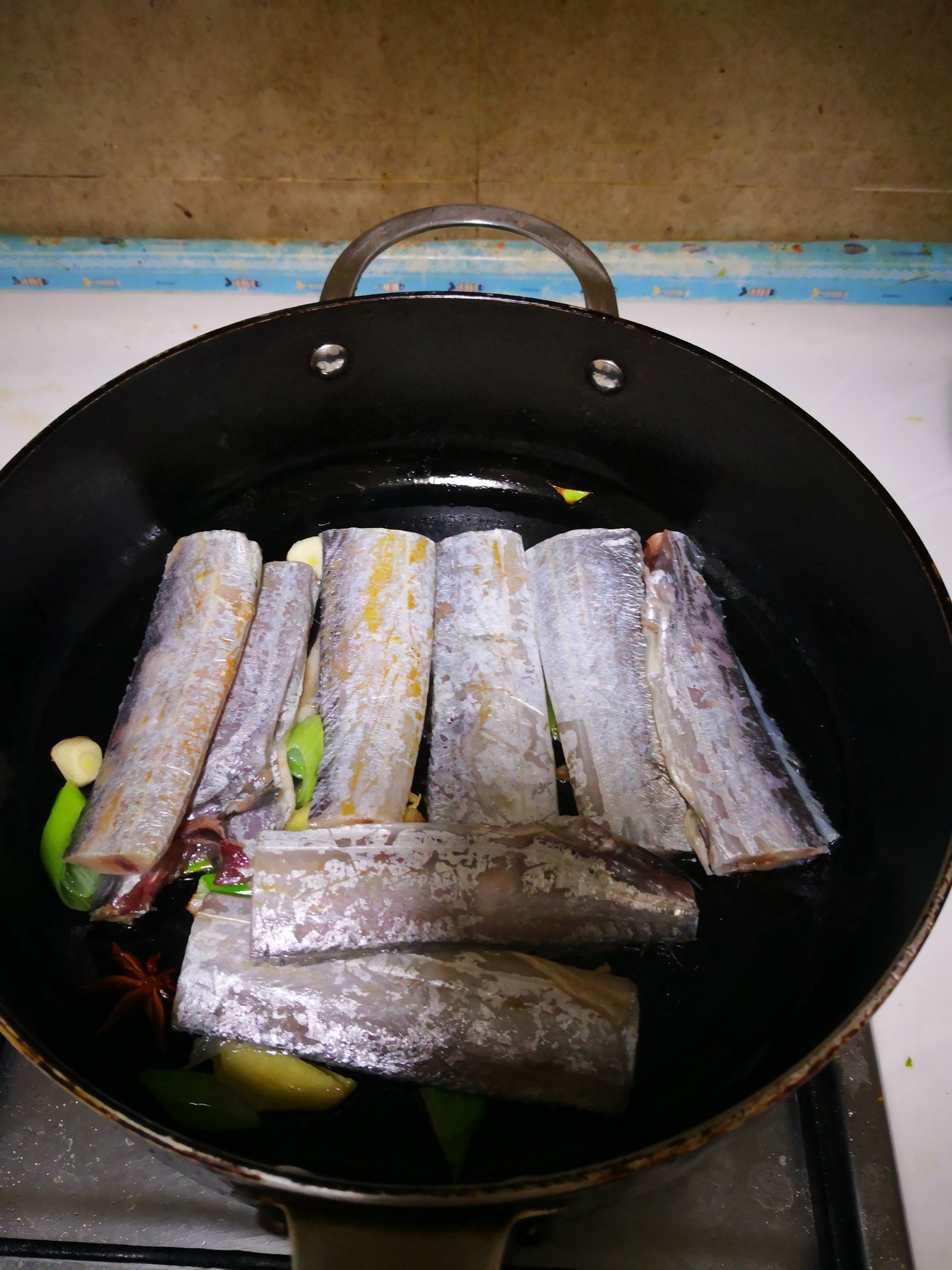 紅燒刀魚(yú)的做法-家常味燒菜譜