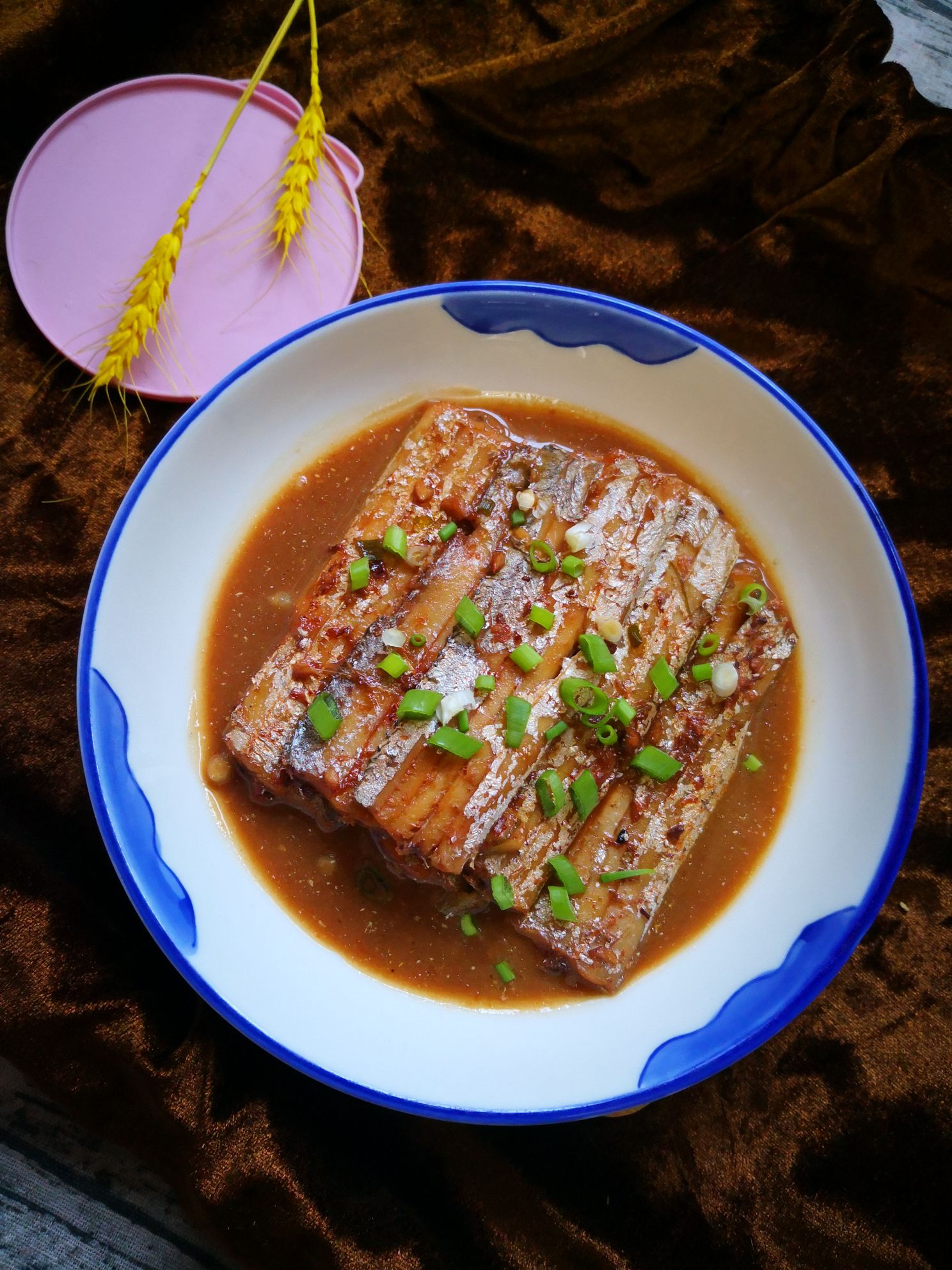 紅燒刀魚(yú)的做法-家常味燒菜譜-易網(wǎng)健康養(yǎng)生網(wǎng) 紅燒刀魚(yú)的做法-家常味燒菜譜