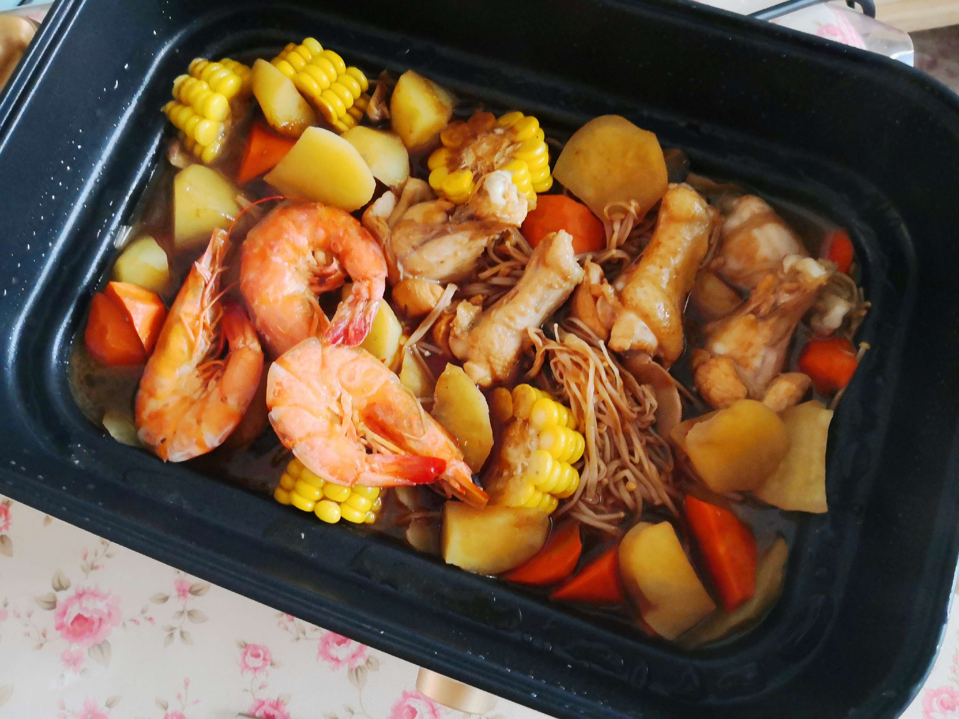 有肉有菜有海鮮,熱乎乎滿(mǎn)口留香的做法-咸鮮味煮菜譜-易網(wǎng)健康養(yǎng)生網(wǎng) 有肉有菜有海鮮,熱乎乎滿(mǎn)口留香的做法-咸鮮味煮菜譜
