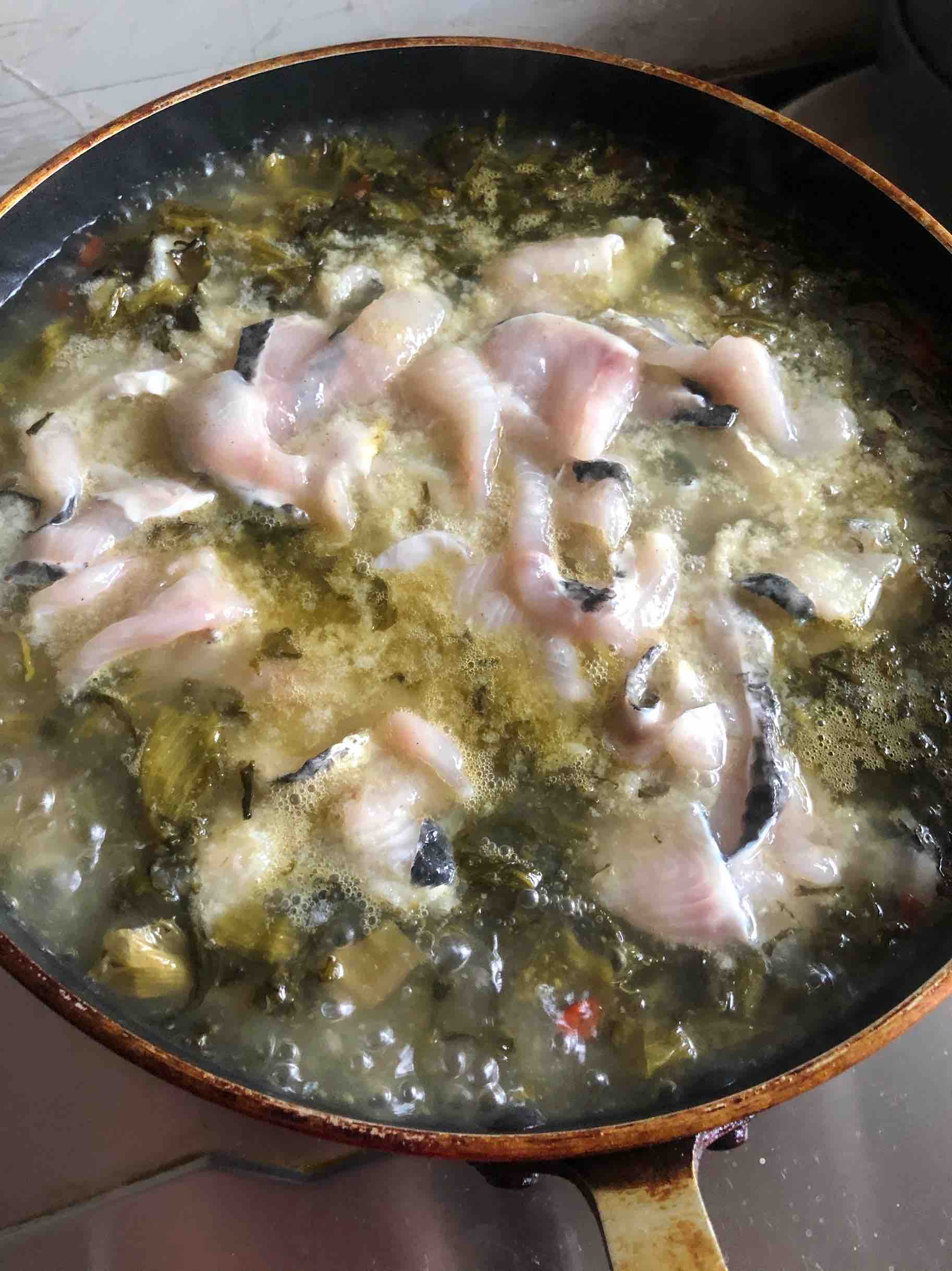 酸菜魚片的做法-酸辣味煮菜譜