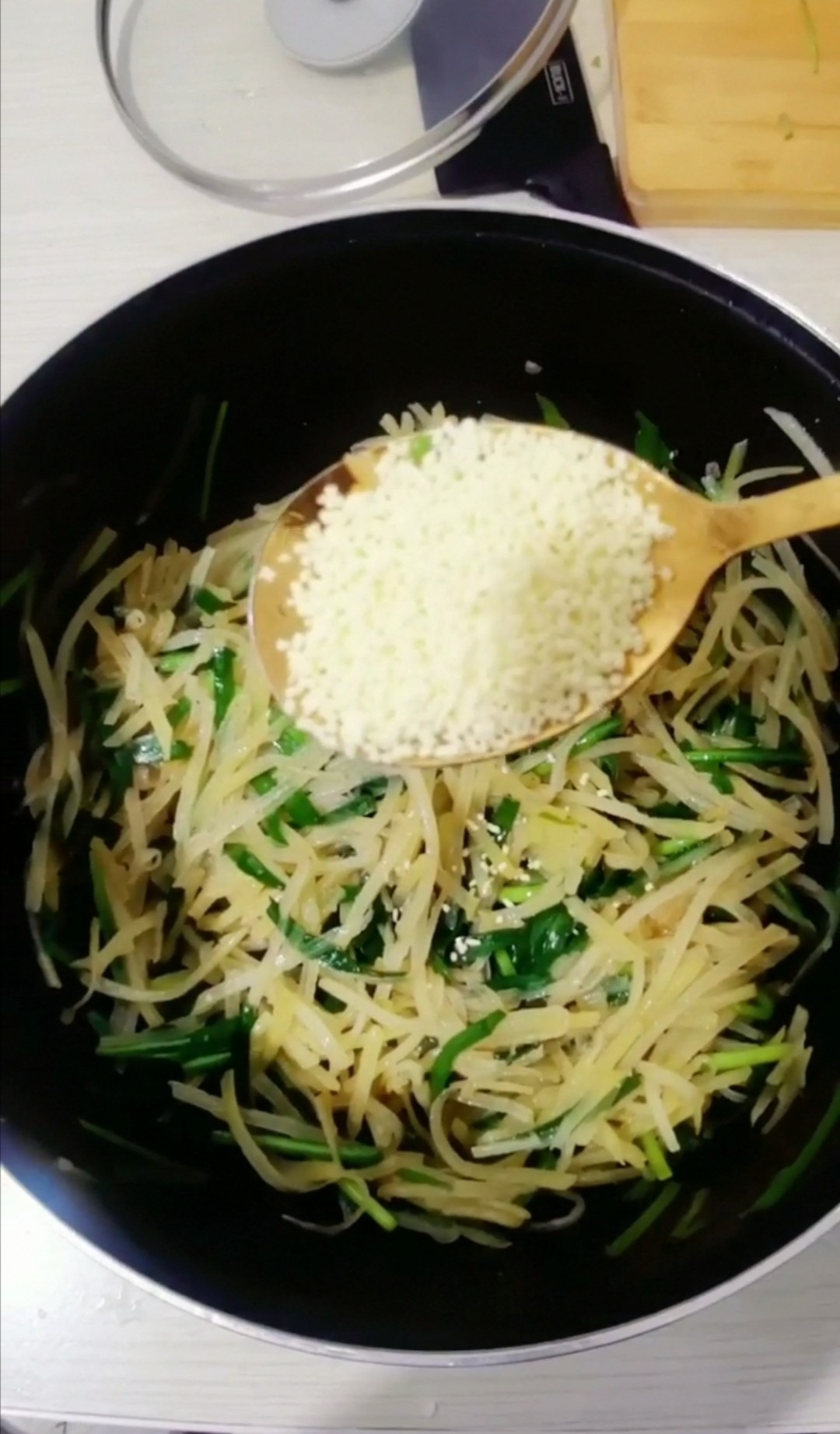 韭菜炒土豆絲的做法-咸鮮味炒菜譜