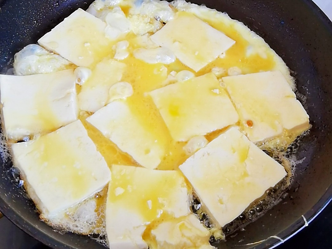 冬日暖胃家常菜-豆腐粉絲煲,葷素搭配,經(jīng)濟(jì)實(shí)惠又美味的做法-咸鮮味炒菜譜-易網(wǎng)健康養(yǎng)生網(wǎng) 冬日暖胃家常菜-豆腐粉絲煲,葷素搭配,經(jīng)濟(jì)實(shí)惠又美味的做法-咸鮮味炒菜譜