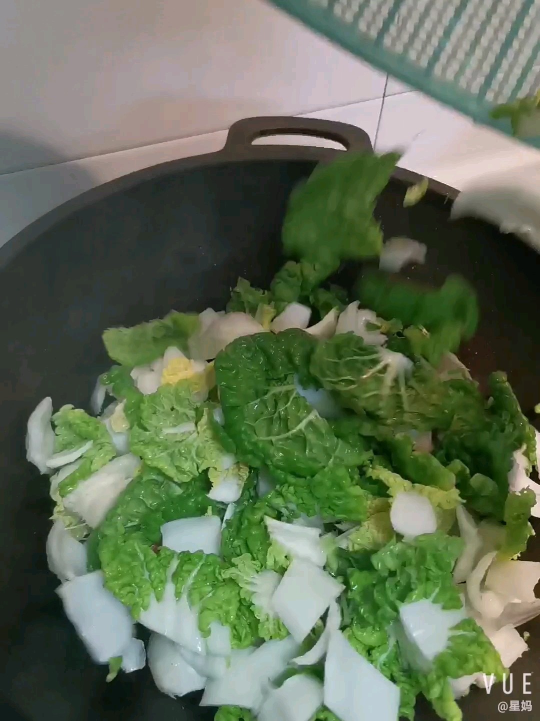 牛肚炒奶油白菜的做法-家常味炒菜譜