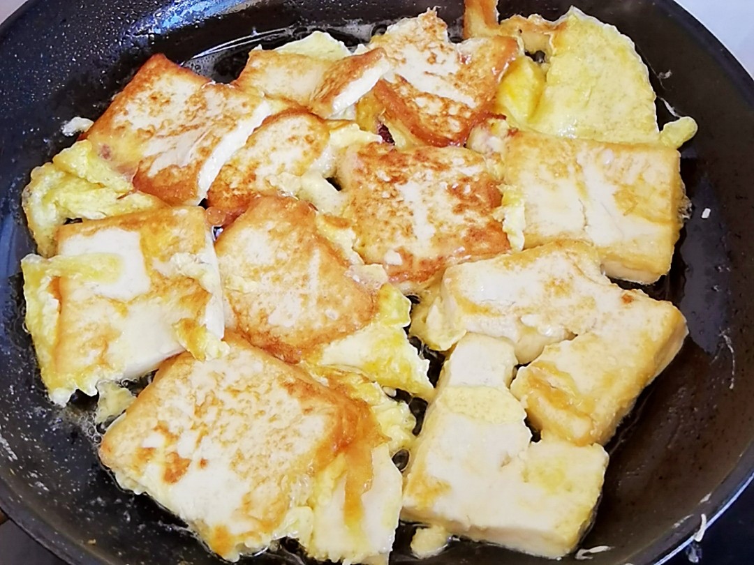冬日暖胃家常菜-豆腐粉絲煲,葷素搭配,經(jīng)濟(jì)實(shí)惠又美味的做法-咸鮮味炒菜譜-易網(wǎng)健康養(yǎng)生網(wǎng) 冬日暖胃家常菜-豆腐粉絲煲,葷素搭配,經(jīng)濟(jì)實(shí)惠又美味的做法-咸鮮味炒菜譜