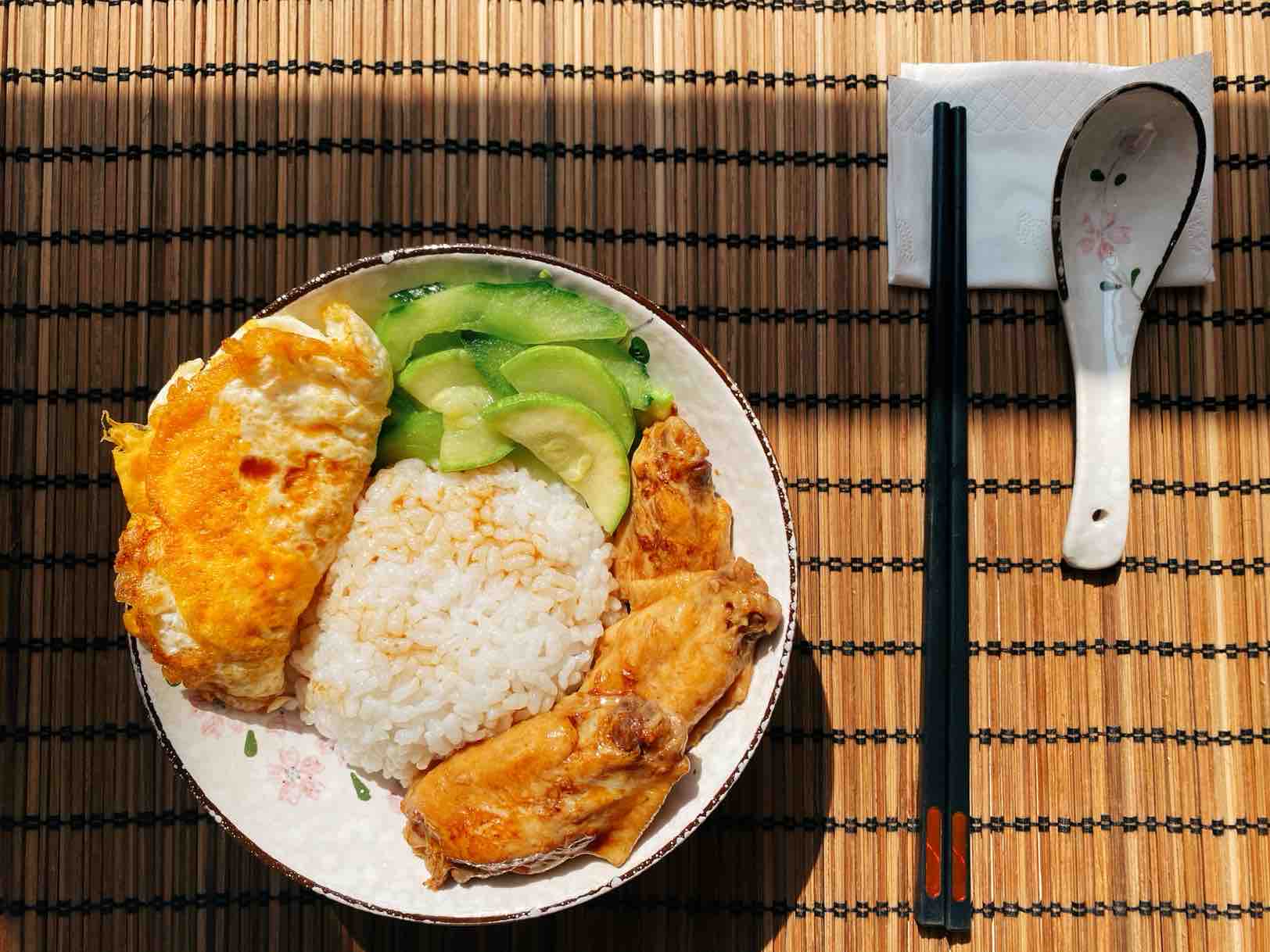 鹵水雞翅飯的做法-家常味煮菜譜-易網(wǎng)健康養(yǎng)生網(wǎng) 鹵水雞翅飯的做法-家常味煮菜譜