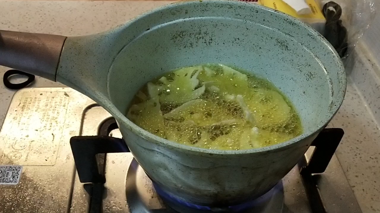 網(wǎng)紅小零食香酥藕片的做法-家常味炸菜譜