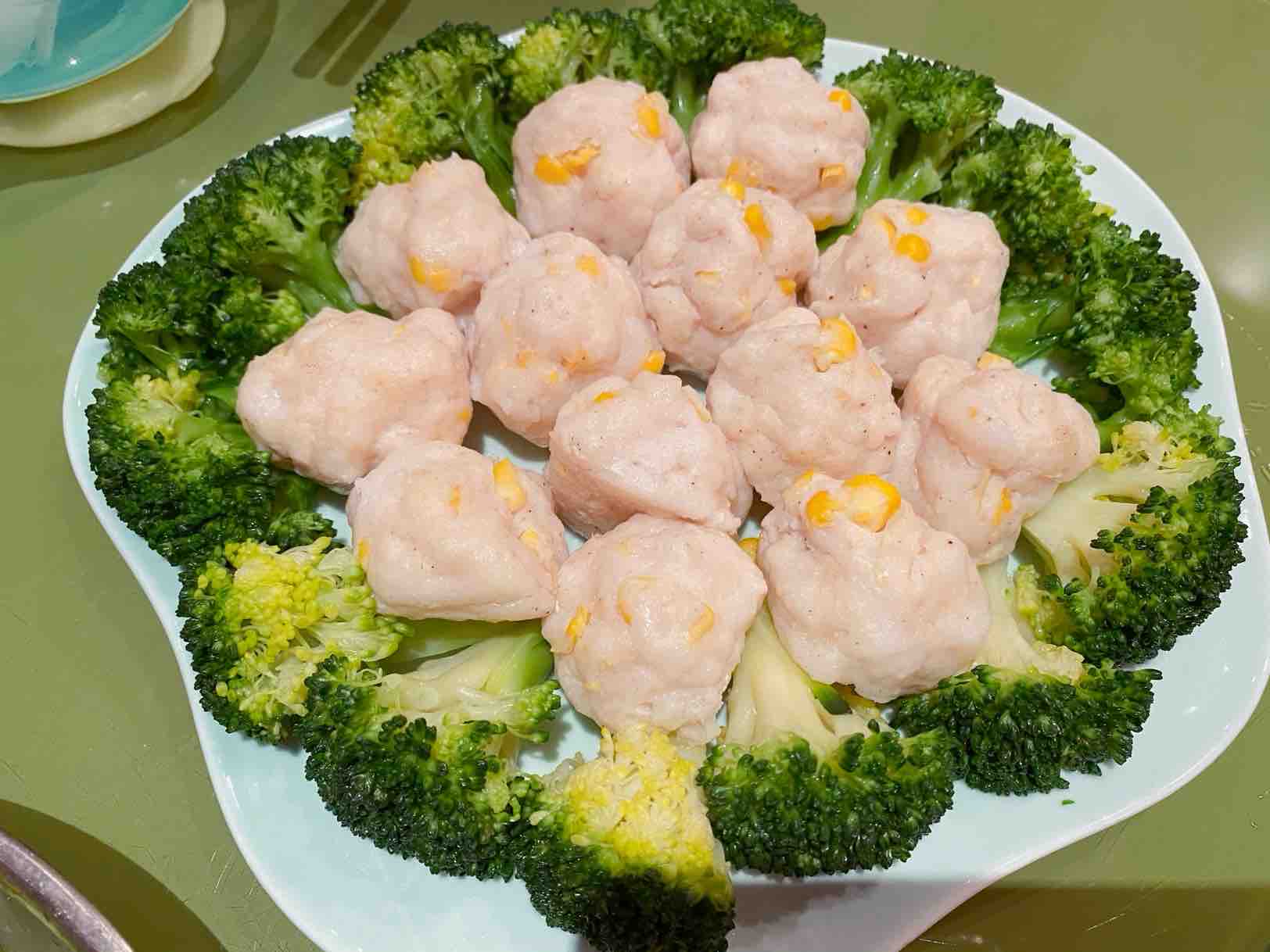 自制粟米魚丸拌西蘭花的做法-家常味蒸菜譜-易網(wǎng)健康養(yǎng)生網(wǎng) 自制粟米魚丸拌西蘭花的做法-家常味蒸菜譜
