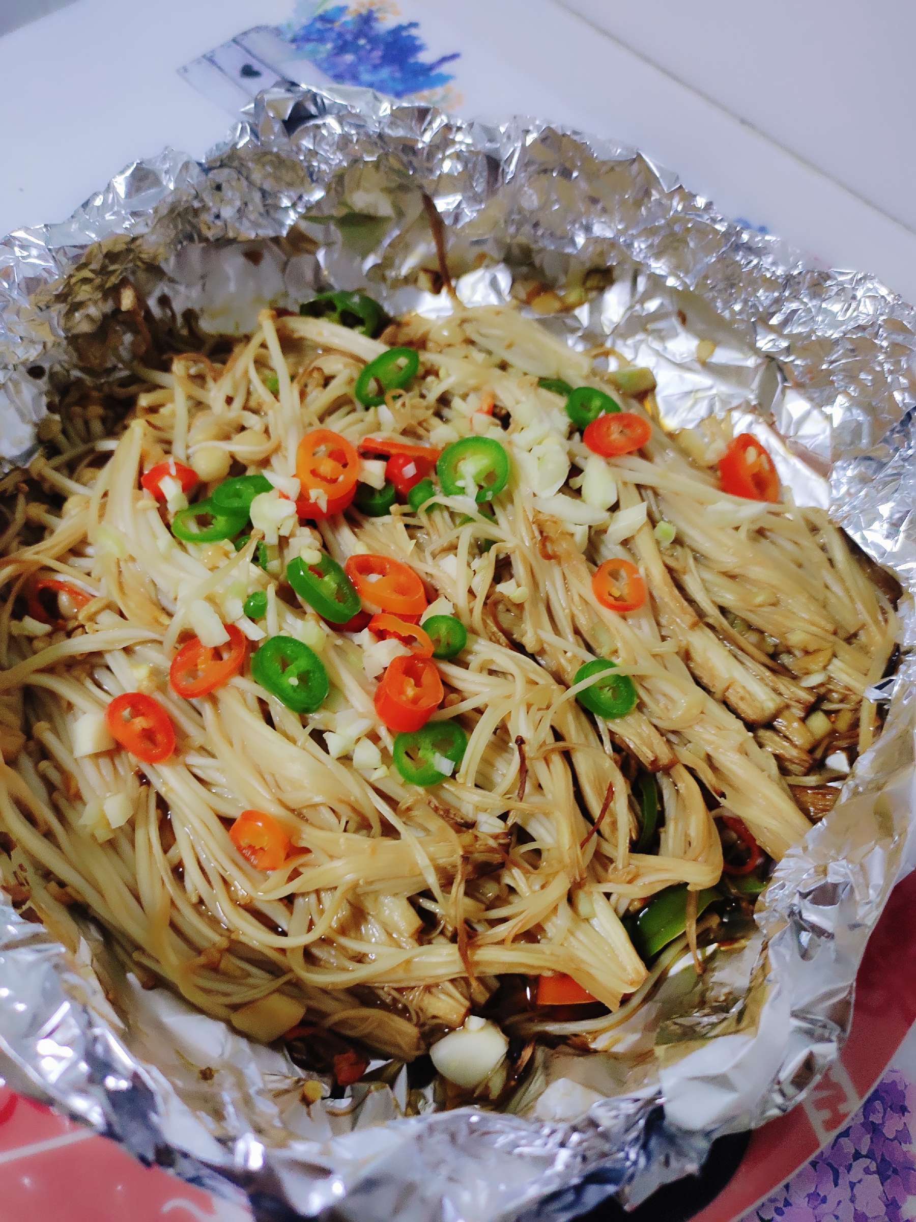 不放鹽的錫紙金針菇的做法-酸辣味燒菜譜-易網(wǎng)健康養(yǎng)生網(wǎng) 不放鹽的錫紙金針菇的做法-酸辣味燒菜譜