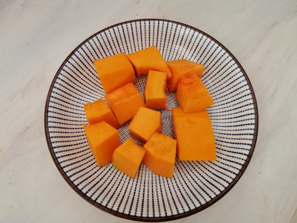 南瓜蒸千層餅的做法-甜味蒸菜譜-易網<a href=http://m.aoa7937.com/ target=_blank class=infotextkey>健康養生</a>網 南瓜蒸千層餅的做法-甜味蒸菜譜