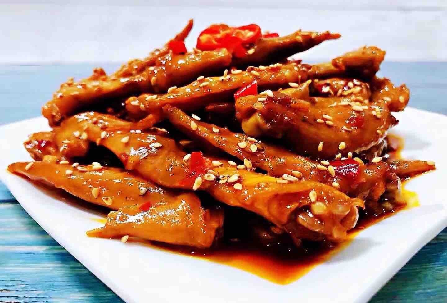 香辣雞翅尖的做法-香辣味燉菜譜-易網(wǎng)健康養(yǎng)生網(wǎng) 香辣雞翅尖的做法-香辣味燉菜譜
