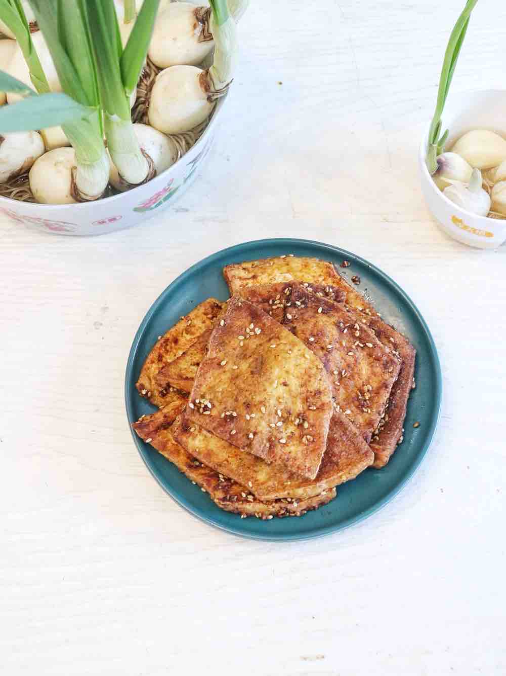 煎豆腐的做法-家常味煎菜譜-易網健康養生網 煎豆腐的做法-家常味煎菜譜