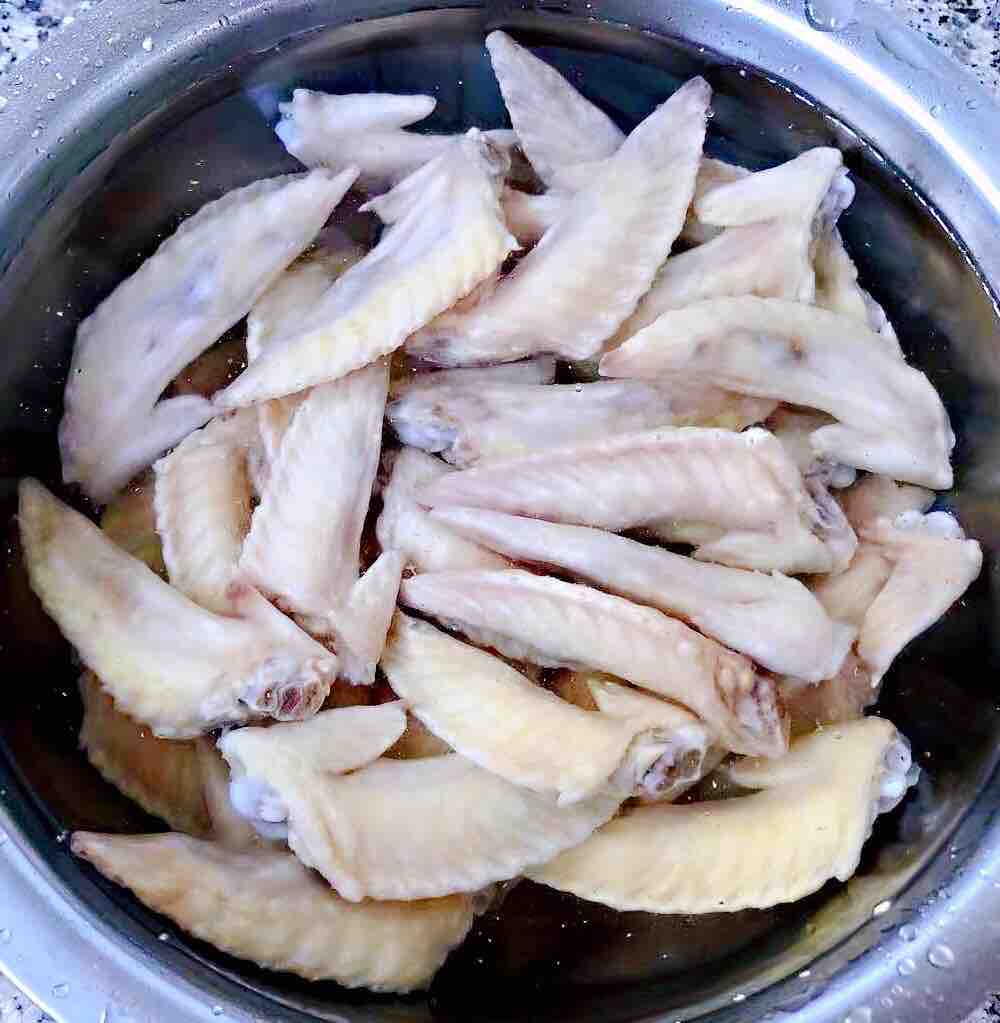 香辣雞翅尖的做法-香辣味燉菜譜