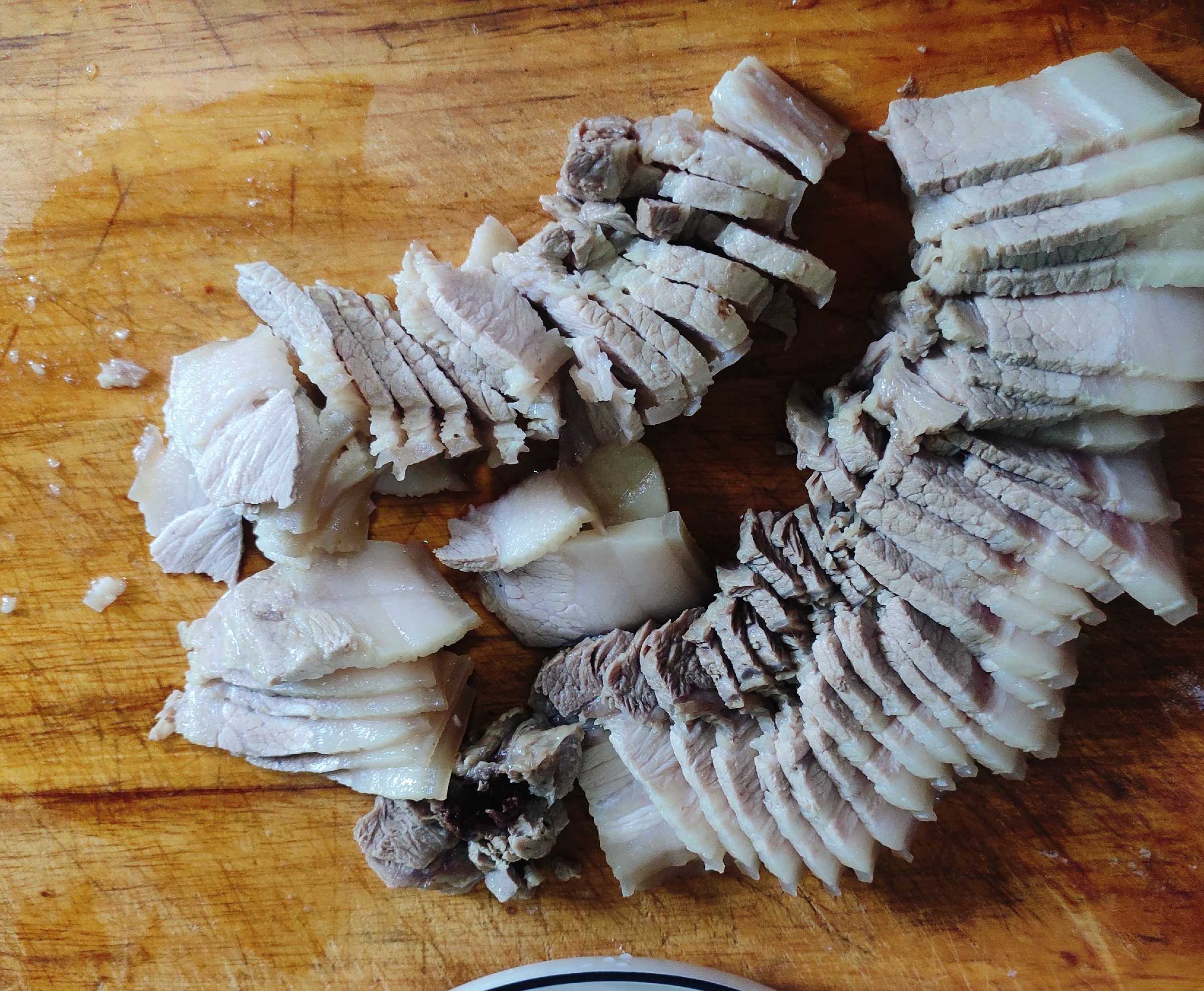 肥而不膩的酸菜川白肉的做法-咸鮮味燉菜譜