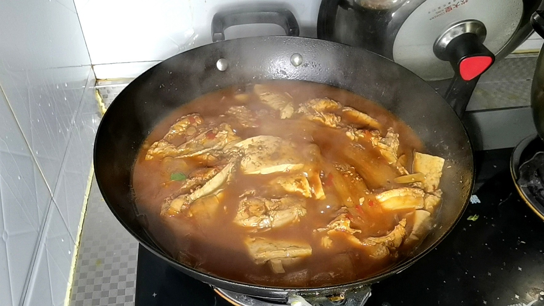 家常侉燉魚(yú),草魚(yú)最入味的烹飪方法的做法-咸鮮味燉菜譜-易網(wǎng)健康養(yǎng)生網(wǎng) 家常侉燉魚(yú),草魚(yú)最入味的烹飪方法的做法-咸鮮味燉菜譜
