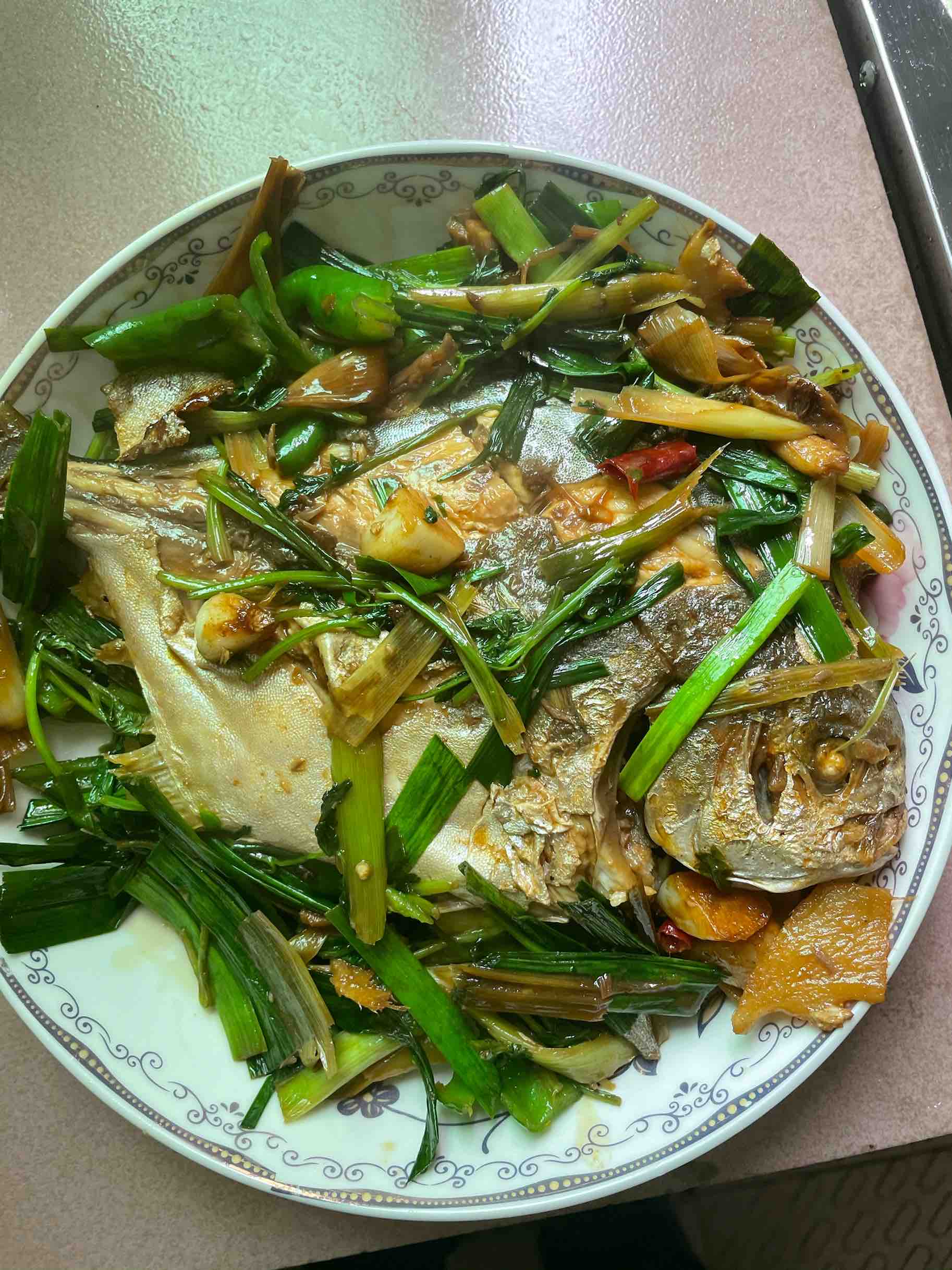 紅燒魚的做法-咸鮮味燒菜譜-易網健康養生網 紅燒魚的做法-咸鮮味燒菜譜