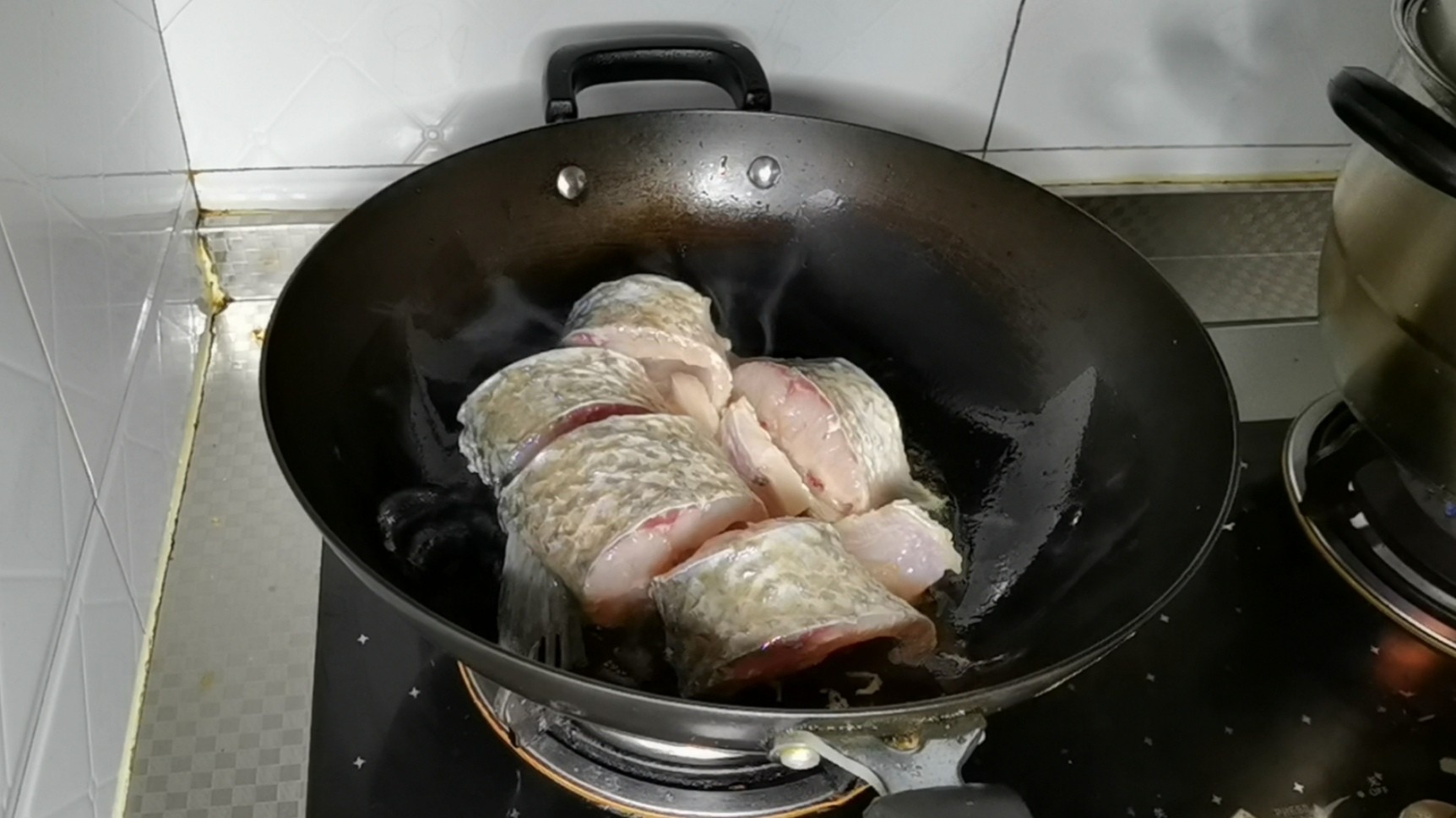 家常侉燉魚(yú),草魚(yú)最入味的烹飪方法的做法-咸鮮味燉菜譜-易網(wǎng)健康養(yǎng)生網(wǎng) 家常侉燉魚(yú),草魚(yú)最入味的烹飪方法的做法-咸鮮味燉菜譜