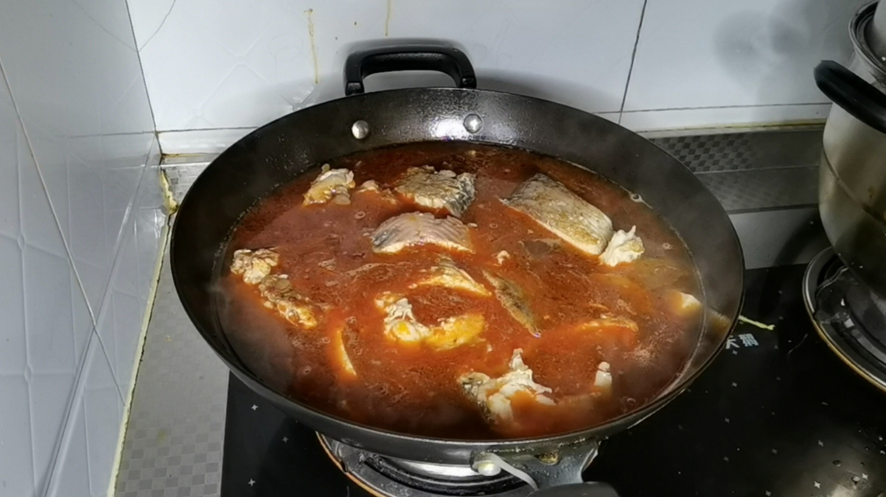 家常侉燉魚(yú),草魚(yú)最入味的烹飪方法的做法-咸鮮味燉菜譜-易網(wǎng)健康養(yǎng)生網(wǎng) 家常侉燉魚(yú),草魚(yú)最入味的烹飪方法的做法-咸鮮味燉菜譜