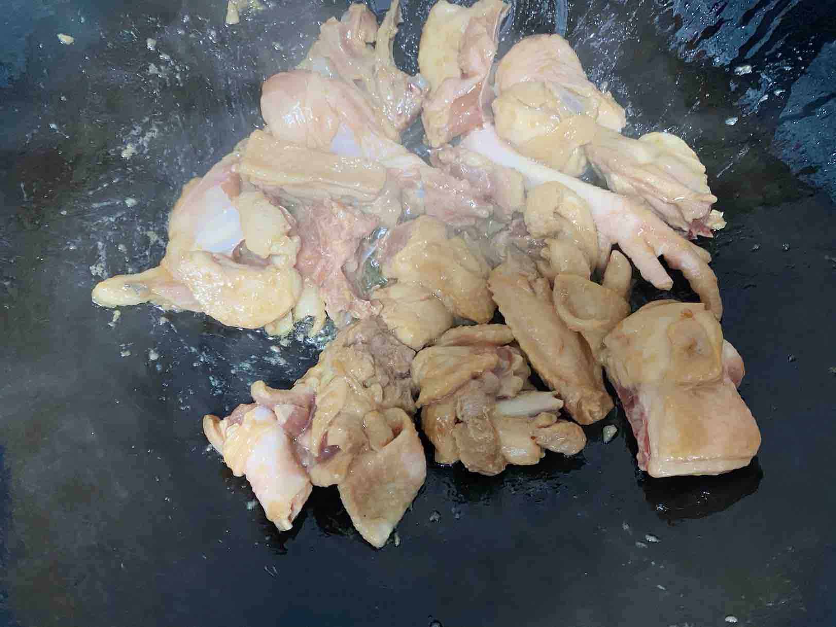 海鮮雞煲的做法-咸鮮味燜菜譜-易網健康養生網 海鮮雞煲的做法-咸鮮味燜菜譜