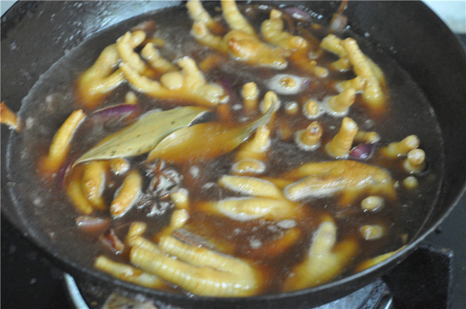 電飯鍋雞爪煲的做法-咸鮮味燒菜譜-易網(wǎng)健康養(yǎng)生網(wǎng) 電飯鍋雞爪煲的做法-咸鮮味燒菜譜
