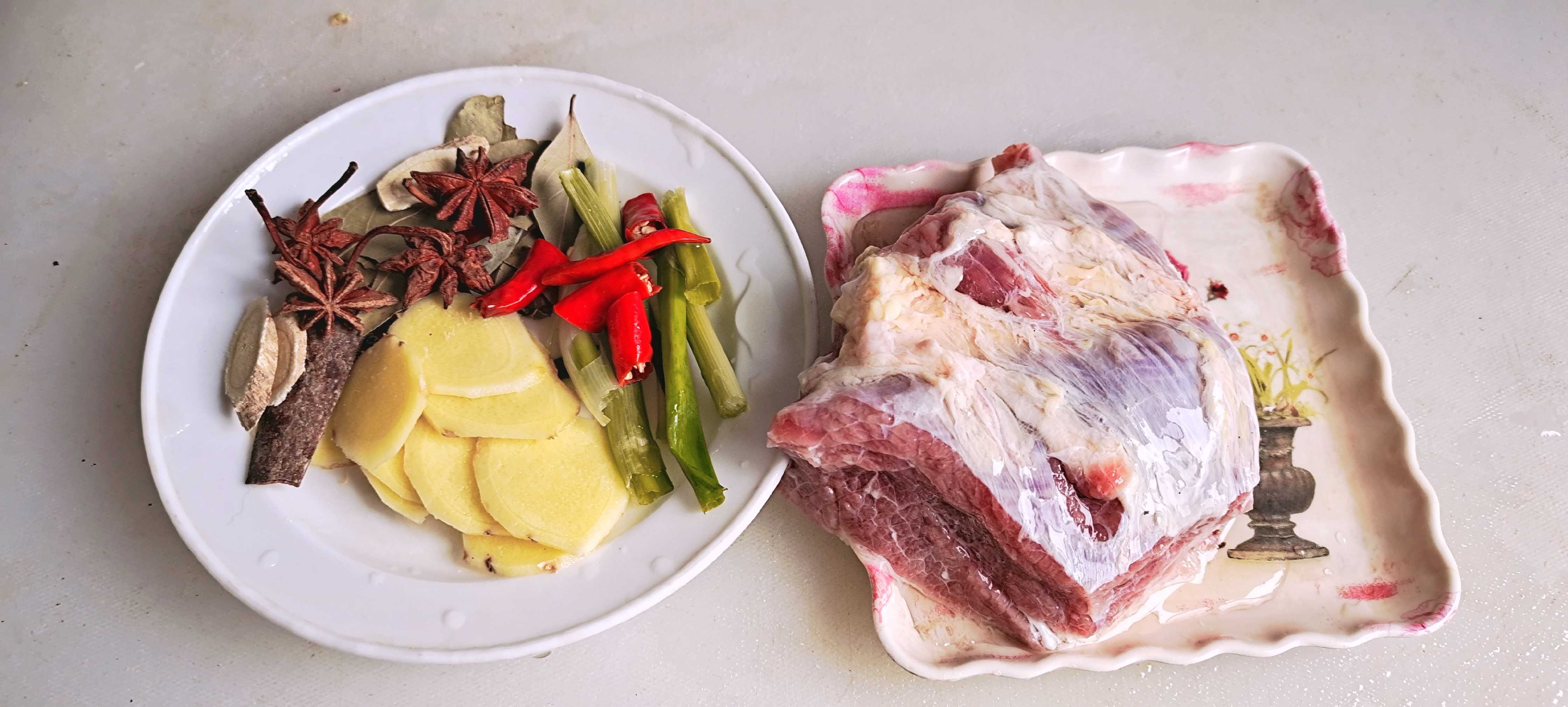 冬季牛肉這樣做,暖身暖胃又滋補…紅燜牛肉鍋的做法-咸鮮味燜菜譜-易網(wǎng)<a href=http://m.aoa7937.com/ target=_blank class=infotextkey>健康養(yǎng)生</a>網(wǎng) 冬季牛肉這樣做,暖身暖胃又滋補…紅燜牛肉鍋的做法-咸鮮味燜菜譜