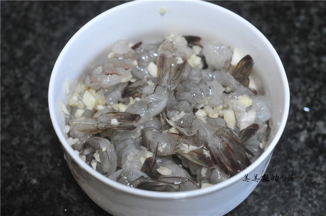 蒜香黃油蝦的做法-蒜香味炒菜譜-易網健康養生網 蒜香黃油蝦的做法-蒜香味炒菜譜