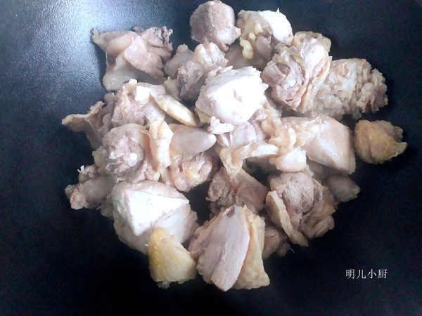 木耳燉雞的做法-家常味燉菜譜-易網<a href=http://m.aoa7937.com/ target=_blank class=infotextkey>健康養生</a>網 木耳燉雞的做法-家常味燉菜譜