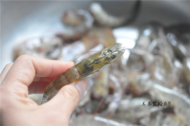 蒜香黃油蝦的做法-蒜香味炒菜譜-易網健康養生網 蒜香黃油蝦的做法-蒜香味炒菜譜