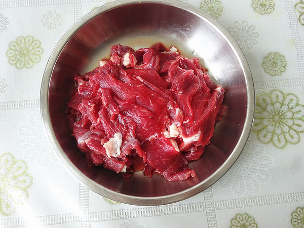 羊肉金針菇炒芹菜的做法-咸鮮味炒菜譜-易網<a href=http://m.aoa7937.com/ target=_blank class=infotextkey>健康養生</a>網 羊肉金針菇炒芹菜的做法-咸鮮味炒菜譜