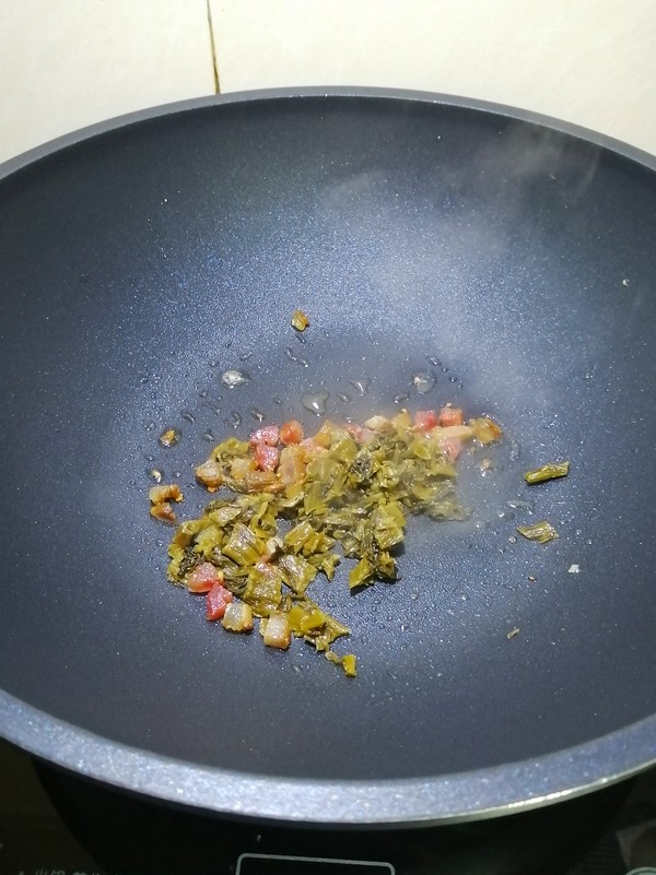 家鄉的美食~~臘肉腌菜炒飯的做法-家常味炒菜譜