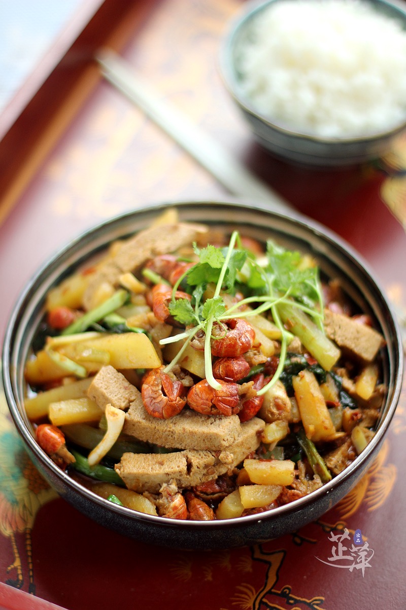 小龍蝦麻辣香鍋的做法-香辣味炒菜譜-易網(wǎng)健康養(yǎng)生網(wǎng) 小龍蝦麻辣香鍋的做法-香辣味炒菜譜