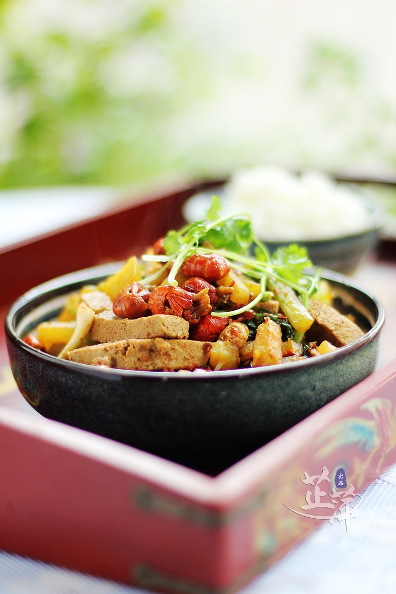 小龍蝦麻辣香鍋的做法-香辣味炒菜譜-易網(wǎng)健康養(yǎng)生網(wǎng) 小龍蝦麻辣香鍋的做法-香辣味炒菜譜