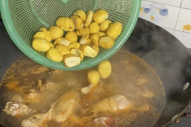 #冬至大如年#板栗燉雞的做法-家常味燉菜譜