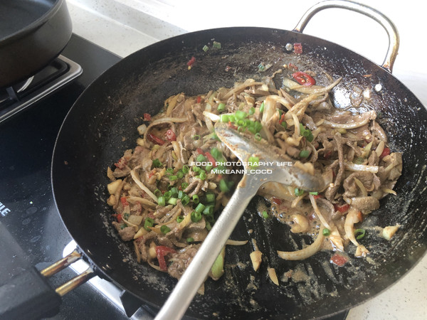 香嫩炒豬肝的做法-家常味炒菜譜-易網(wǎng)健康養(yǎng)生網(wǎng) 香嫩炒豬肝的做法-家常味炒菜譜