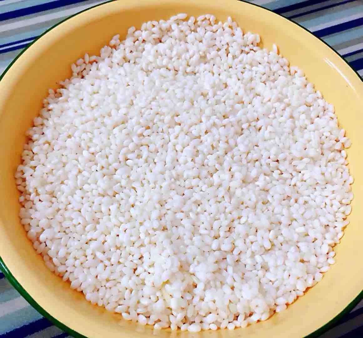 糯米排骨蒸玉米的做法-咸鮮味蒸菜譜-易網<a href=http://m.aoa7937.com/ target=_blank class=infotextkey>健康養生</a>網 糯米排骨蒸玉米的做法-咸鮮味蒸菜譜