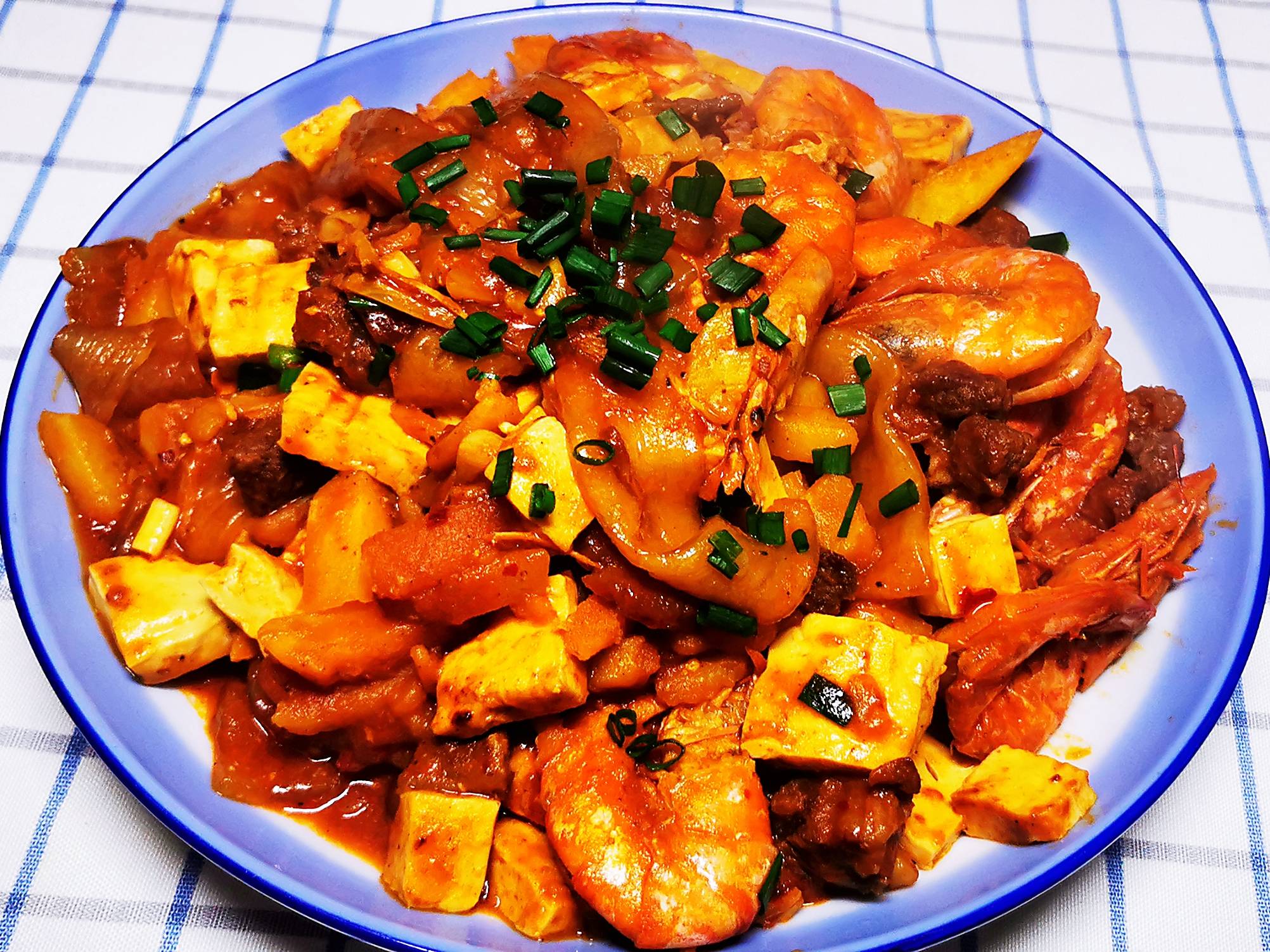 大蝦土豆煲的做法-香辣味燒菜譜-易網(wǎng)健康養(yǎng)生網(wǎng) 大蝦土豆煲的做法-香辣味燒菜譜