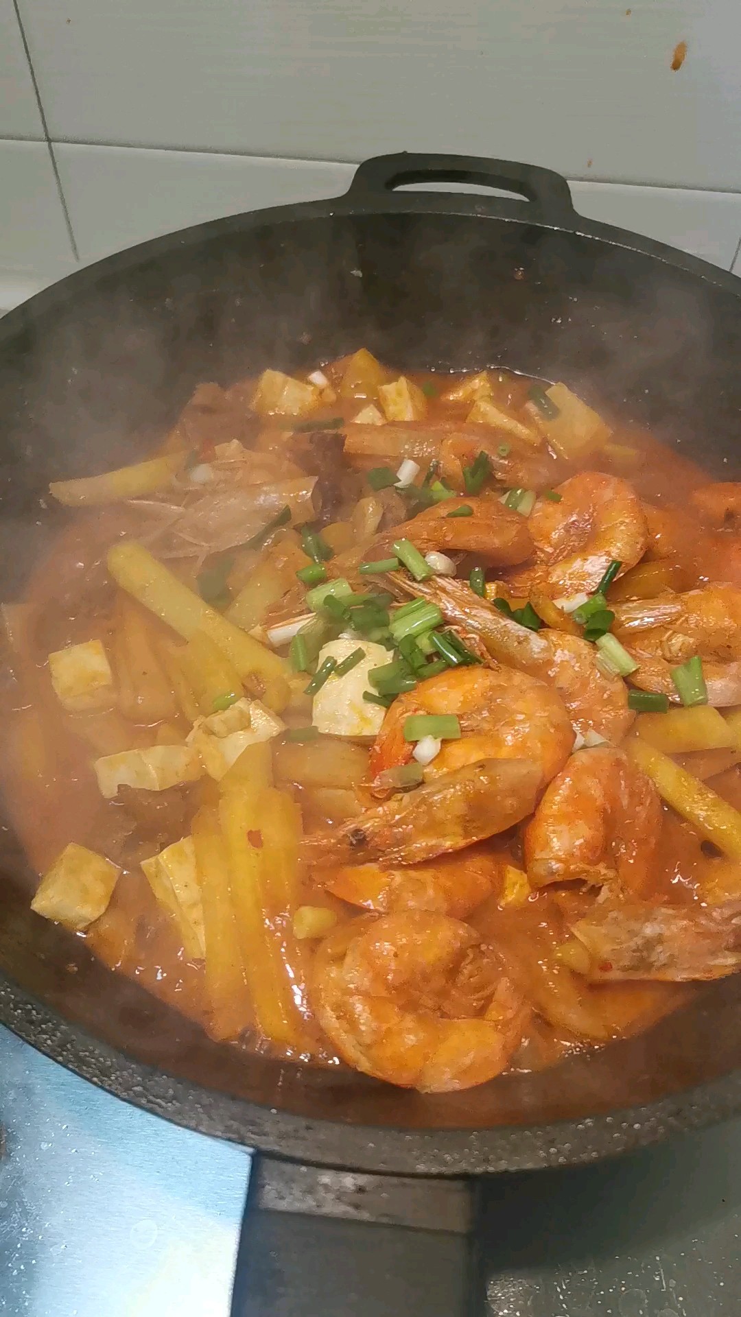 大蝦土豆煲的做法-香辣味燒菜譜