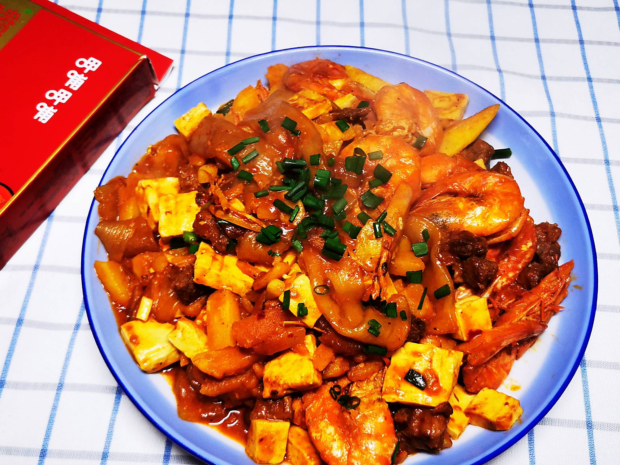 大蝦土豆煲的做法-香辣味燒菜譜-易網(wǎng)健康養(yǎng)生網(wǎng) 大蝦土豆煲的做法-香辣味燒菜譜