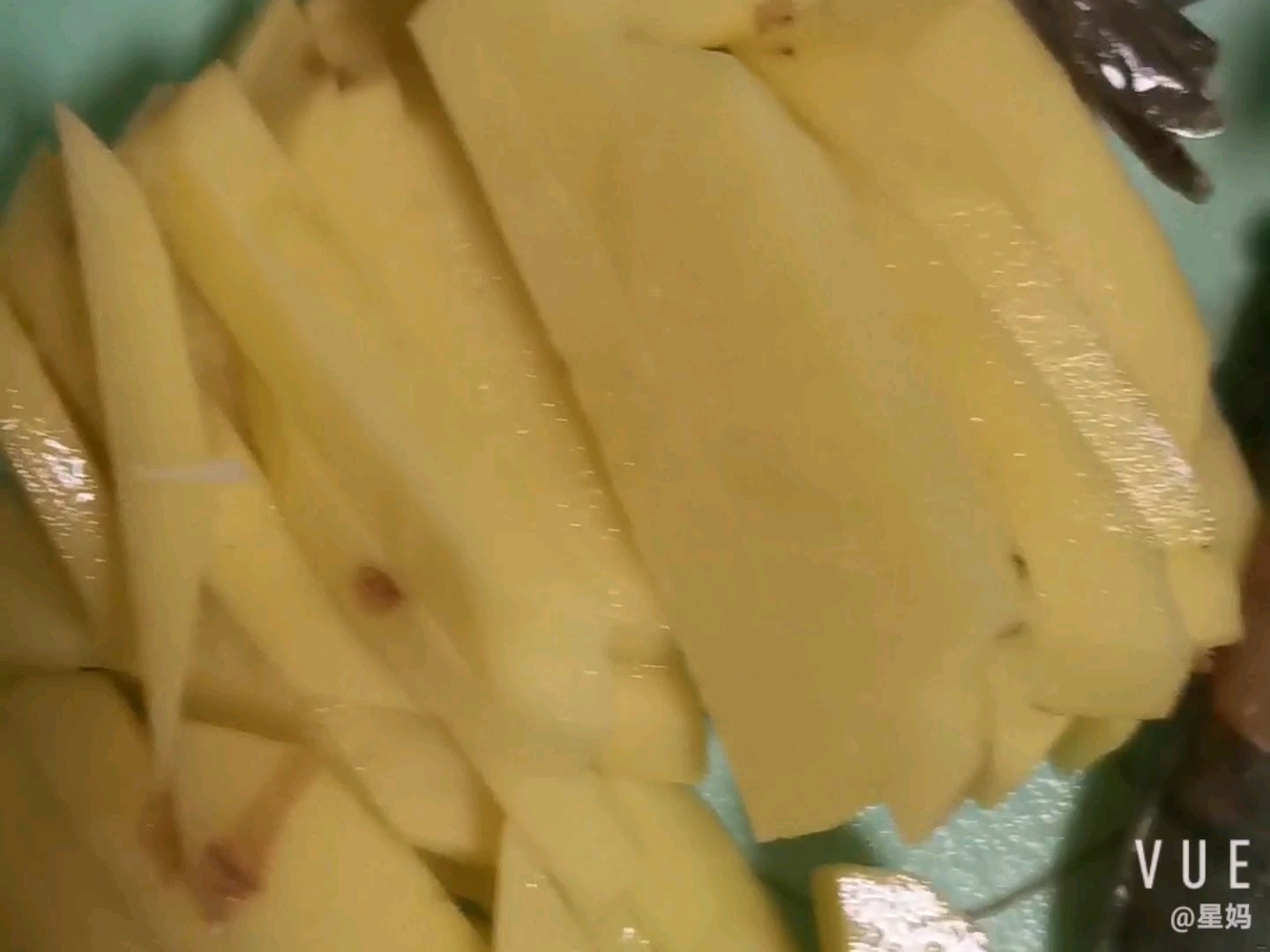 大蝦土豆煲的做法-香辣味燒菜譜