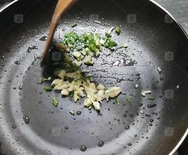 呷哺呷哺版干鍋麻辣藕片的做法-麻辣味干鍋菜譜-易網健康養生網 呷哺呷哺版干鍋麻辣藕片的做法-麻辣味干鍋菜譜