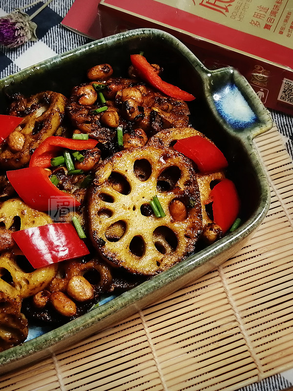 呷哺呷哺版干鍋麻辣藕片的做法-麻辣味干鍋菜譜-易網健康養生網 呷哺呷哺版干鍋麻辣藕片的做法-麻辣味干鍋菜譜