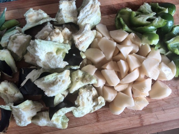 這菜，低脂低糖，好營養(yǎng)，比肉都香，隔三差五吃一次的做法-家常味炒菜譜
