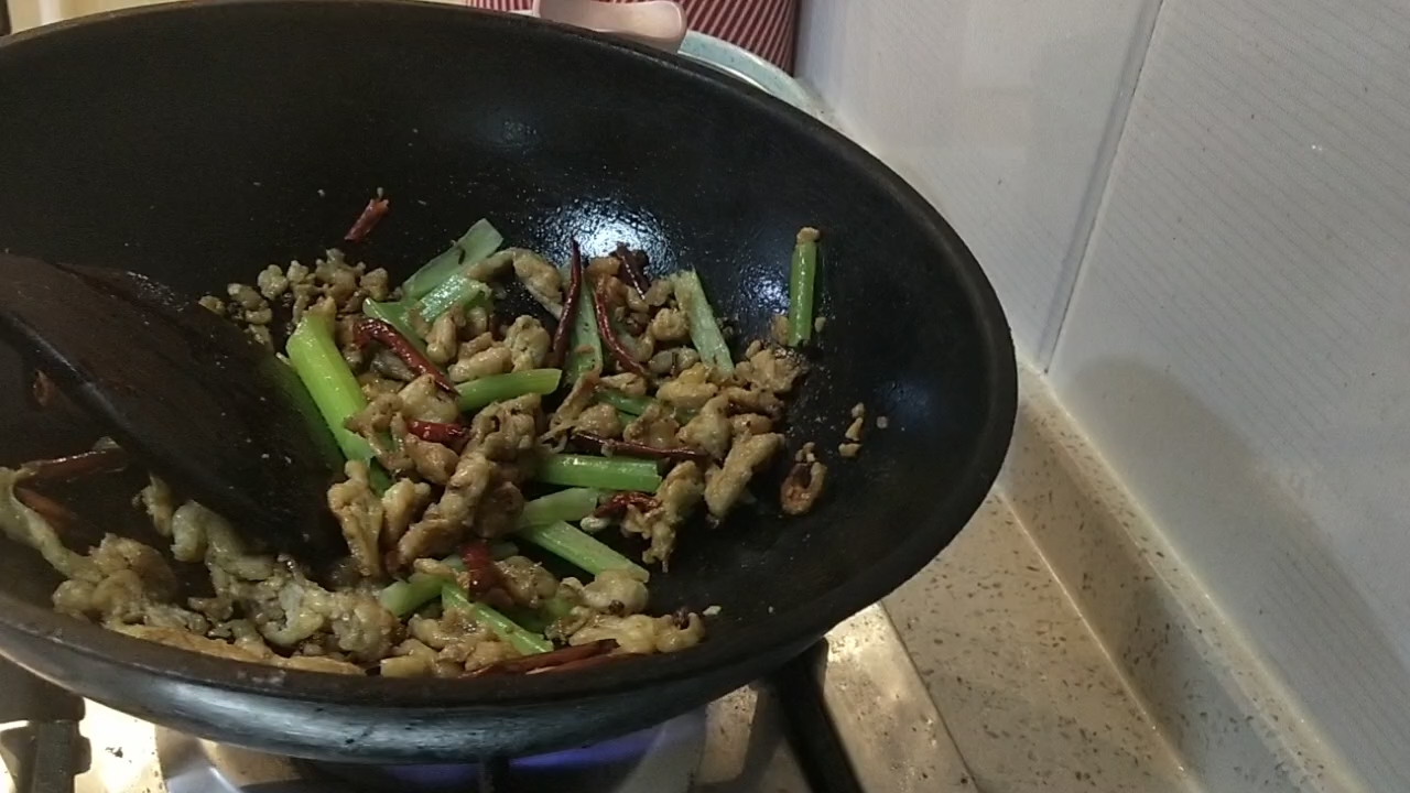 香辣油滋啦的做法-咸鮮味炒菜譜