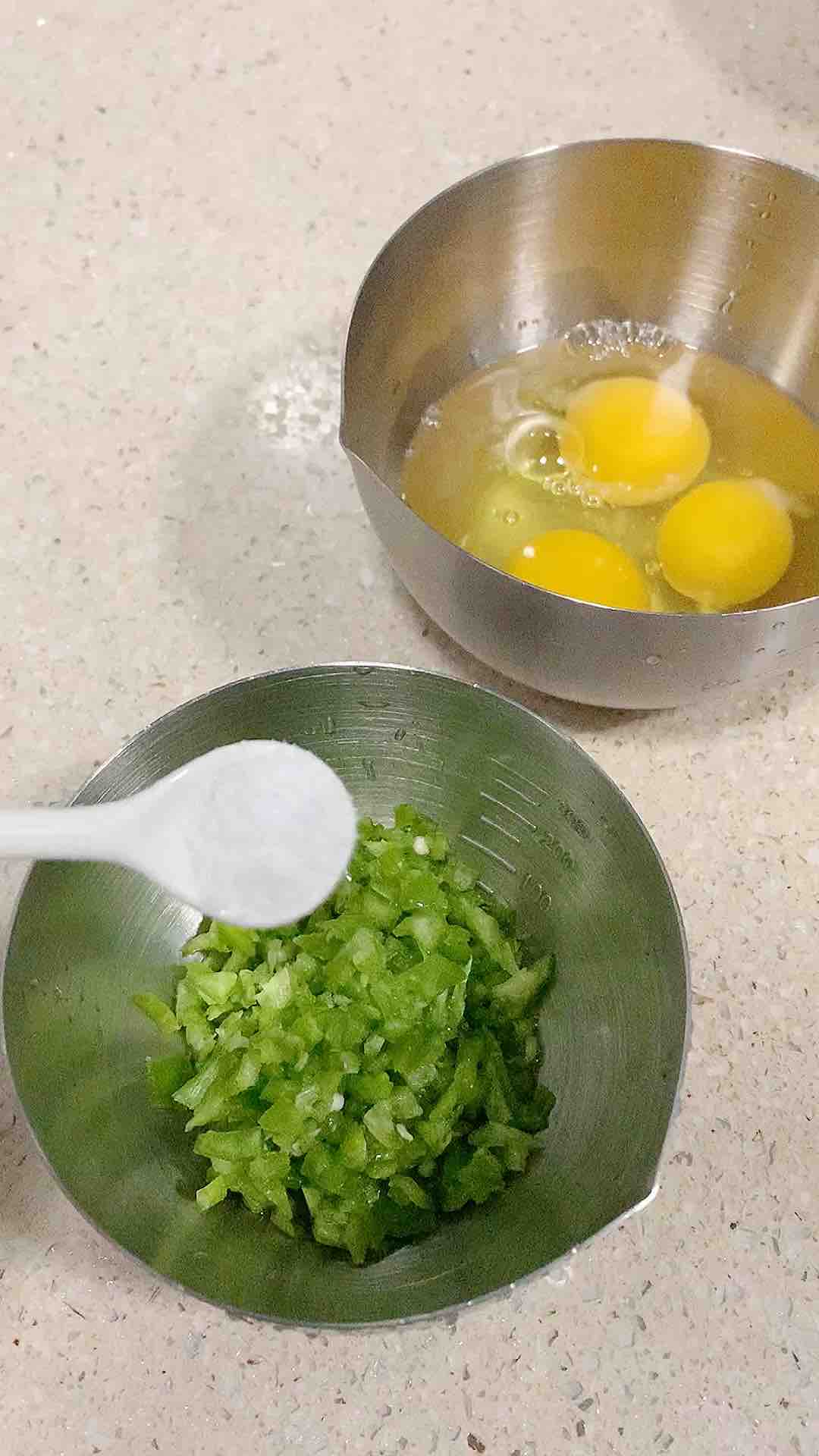 肉松菜椒蛋餅，簡單易做孩子喜歡的做法-家常味煎菜譜