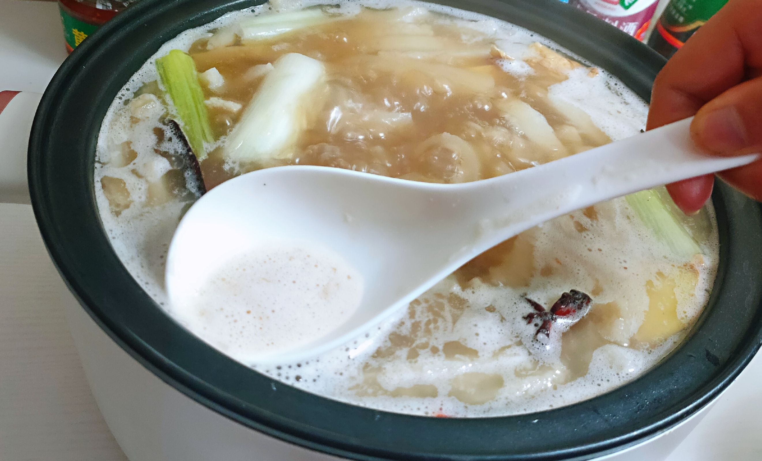 美容又好吃的豬皮凍的做法-咸鮮味燉菜譜
