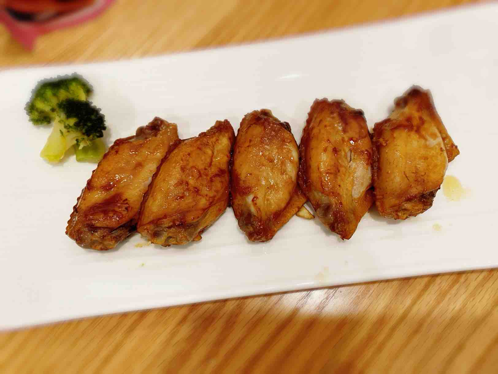 蒜香牛油雞翅的做法-咸鮮味烤菜譜-易網(wǎng)健康養(yǎng)生網(wǎng) 蒜香牛油雞翅的做法-咸鮮味烤菜譜