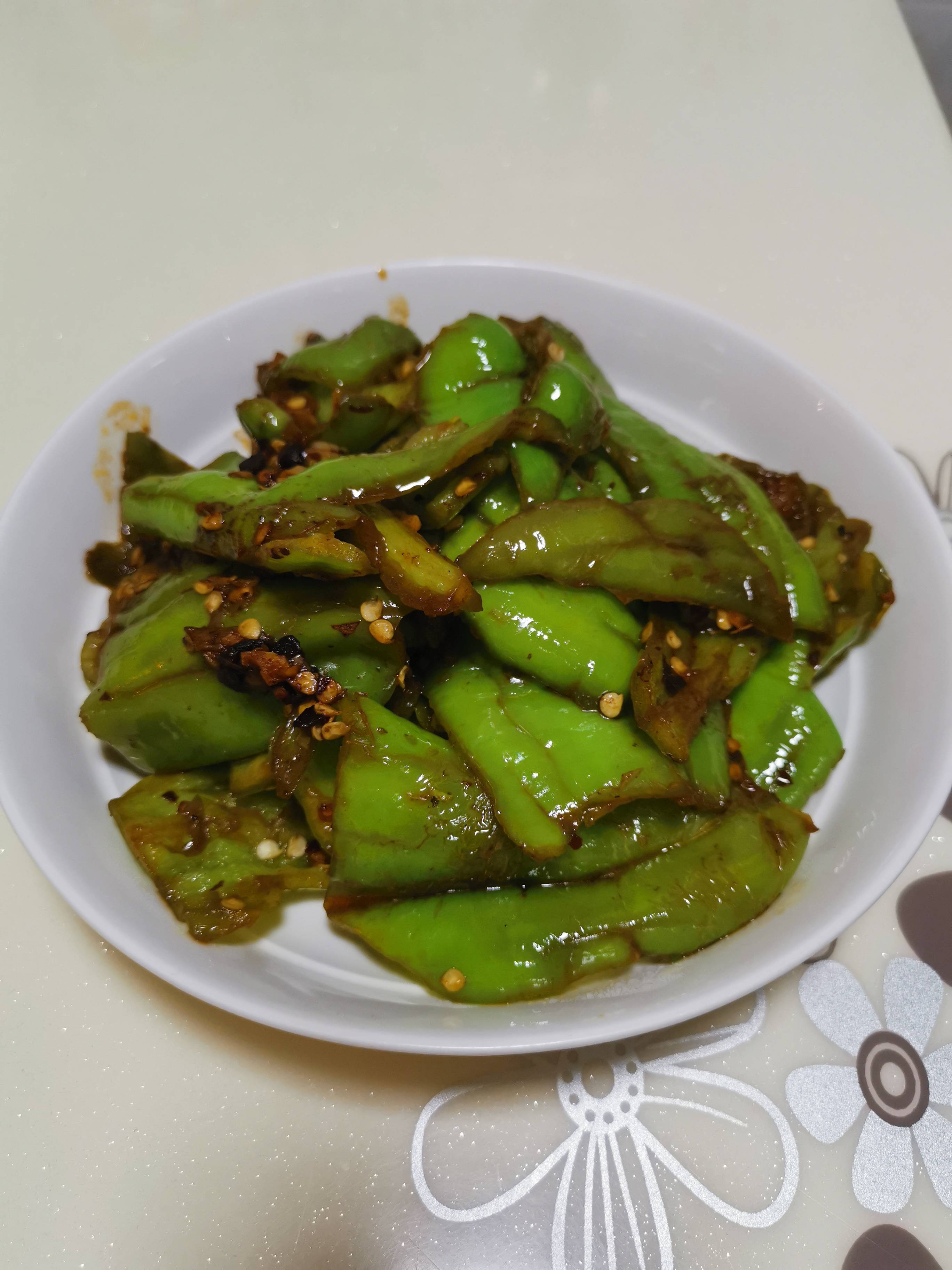 爆青椒的做法-家常味炒菜譜-易網健康養生網 爆青椒的做法-家常味炒菜譜
