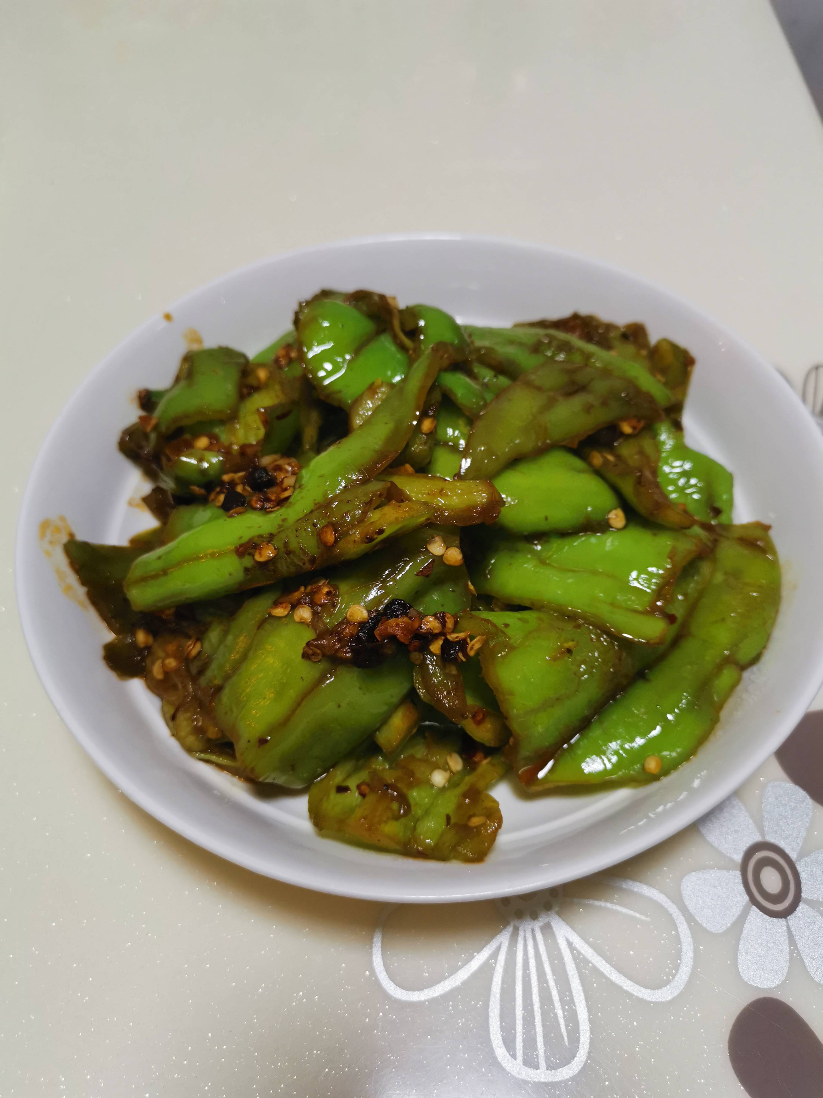 爆青椒的做法-家常味炒菜譜-易網健康養生網 爆青椒的做法-家常味炒菜譜