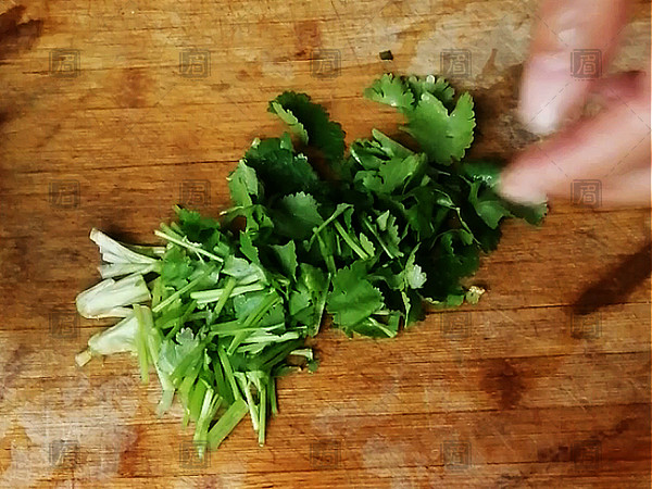 鴨血粉絲湯的做法-咸鮮味煮菜譜-易網(wǎng)健康養(yǎng)生網(wǎng) 鴨血粉絲湯的做法-咸鮮味煮菜譜