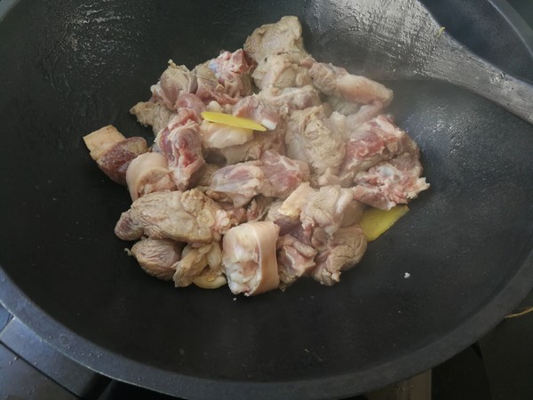 #冬至大如年#五香栗子燜羊肉的做法-家常味燜菜譜-易網(wǎng)健康養(yǎng)生網(wǎng) #冬至大如年#五香栗子燜羊肉的做法-家常味燜菜譜